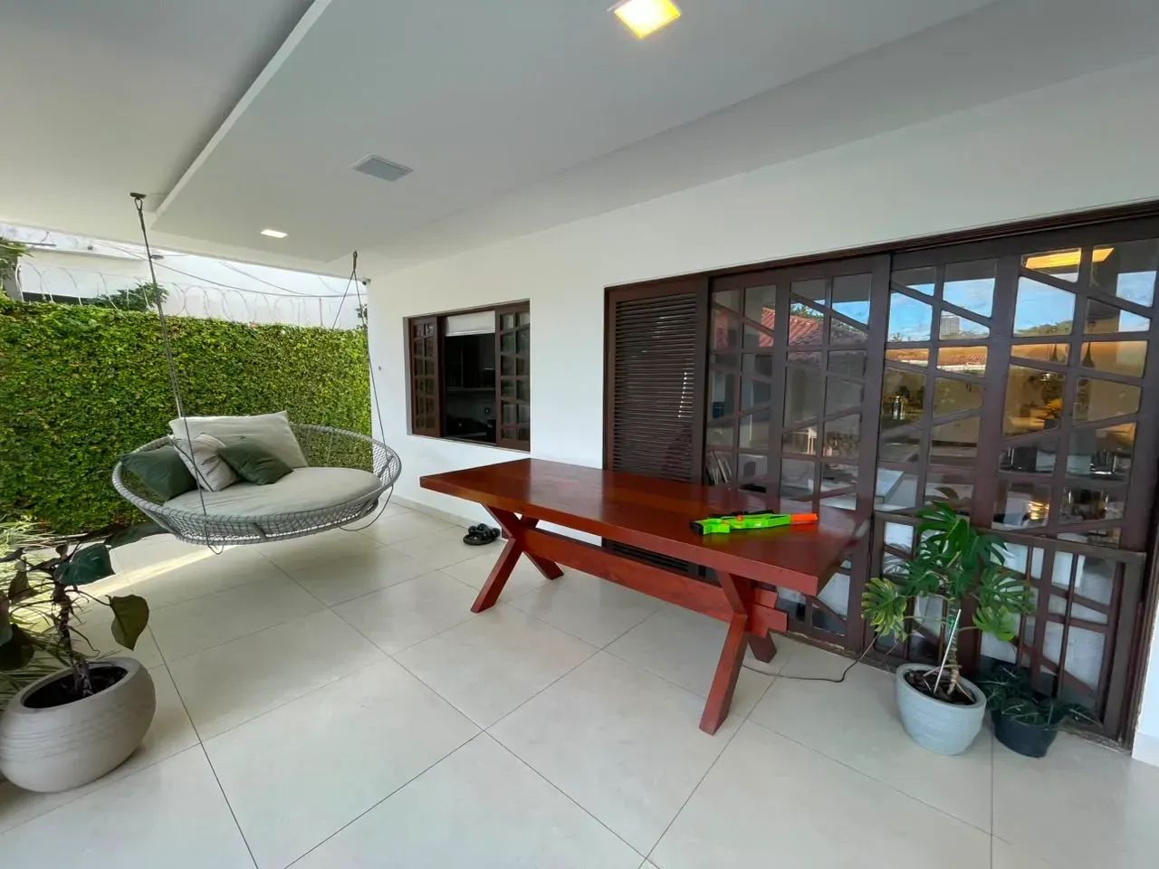 Linda e espaçosa casa de 5 quartos e 3 suítes no bairro de Apipucos - Foto 3