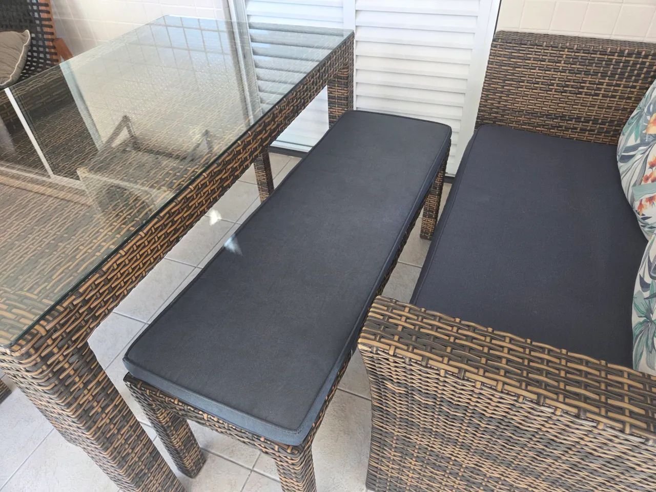 Conjunto de mesa e sofá para área externa  - Foto 2