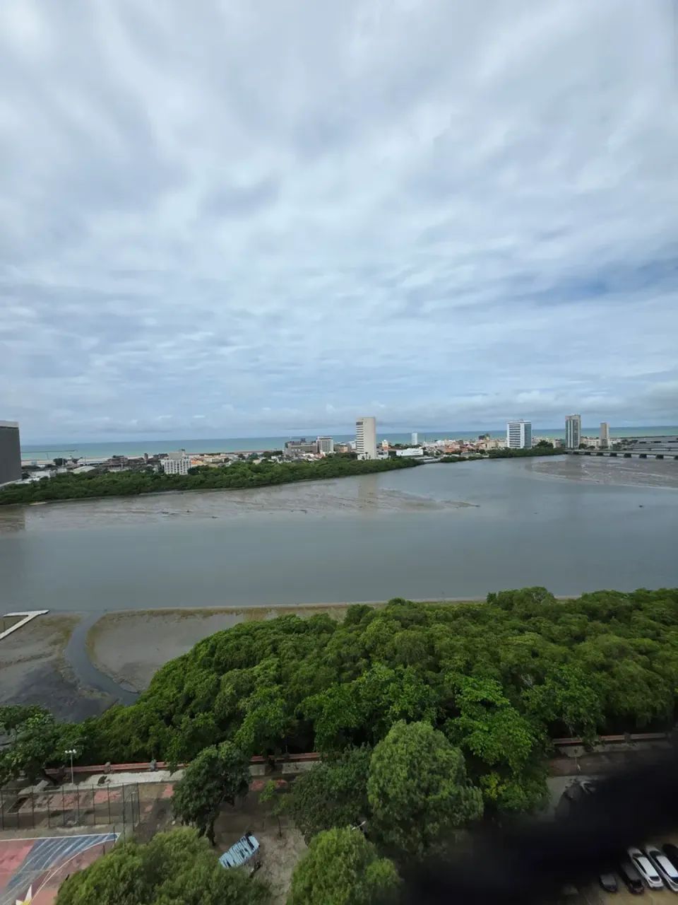 Apartamento três quartos andar altíssimo na Rua da Aurora - Foto 2
