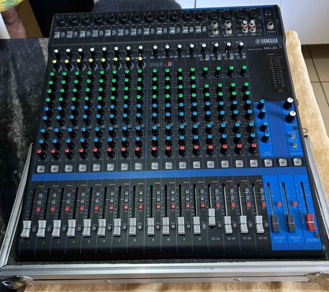 MESA DE SOM YAMAHA MG20  - Foto 4