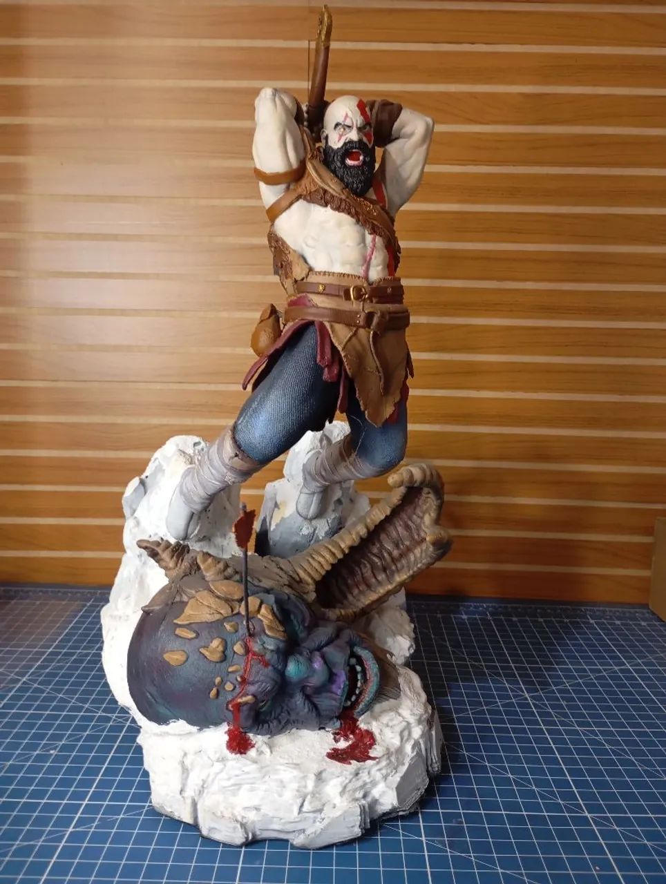 Kratos estatua 3d 45 cm +-