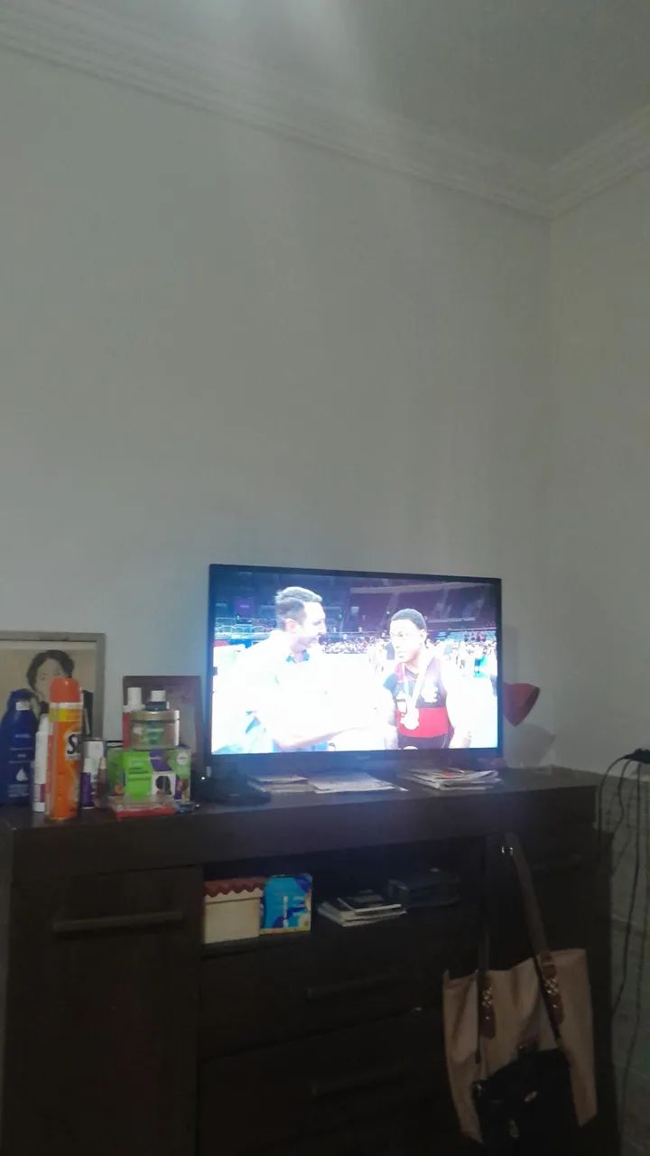 Vendo TV Semp Toshiba roku 32 polegadas - Foto 2