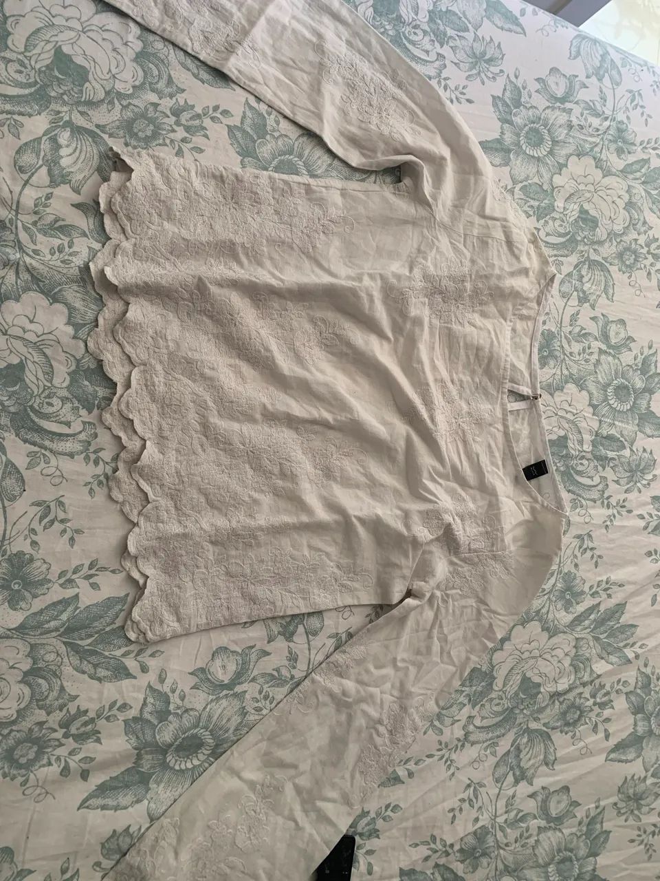 Blusa com bordado  - Foto 2