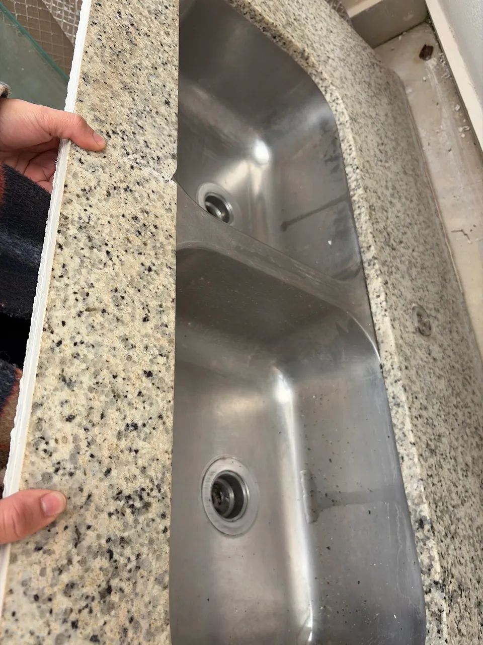 bancada de cozinha de pedra com duas cubas - Foto 5