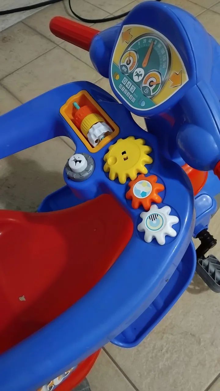 Carrinho para passeios bem resistente  - Foto 3
