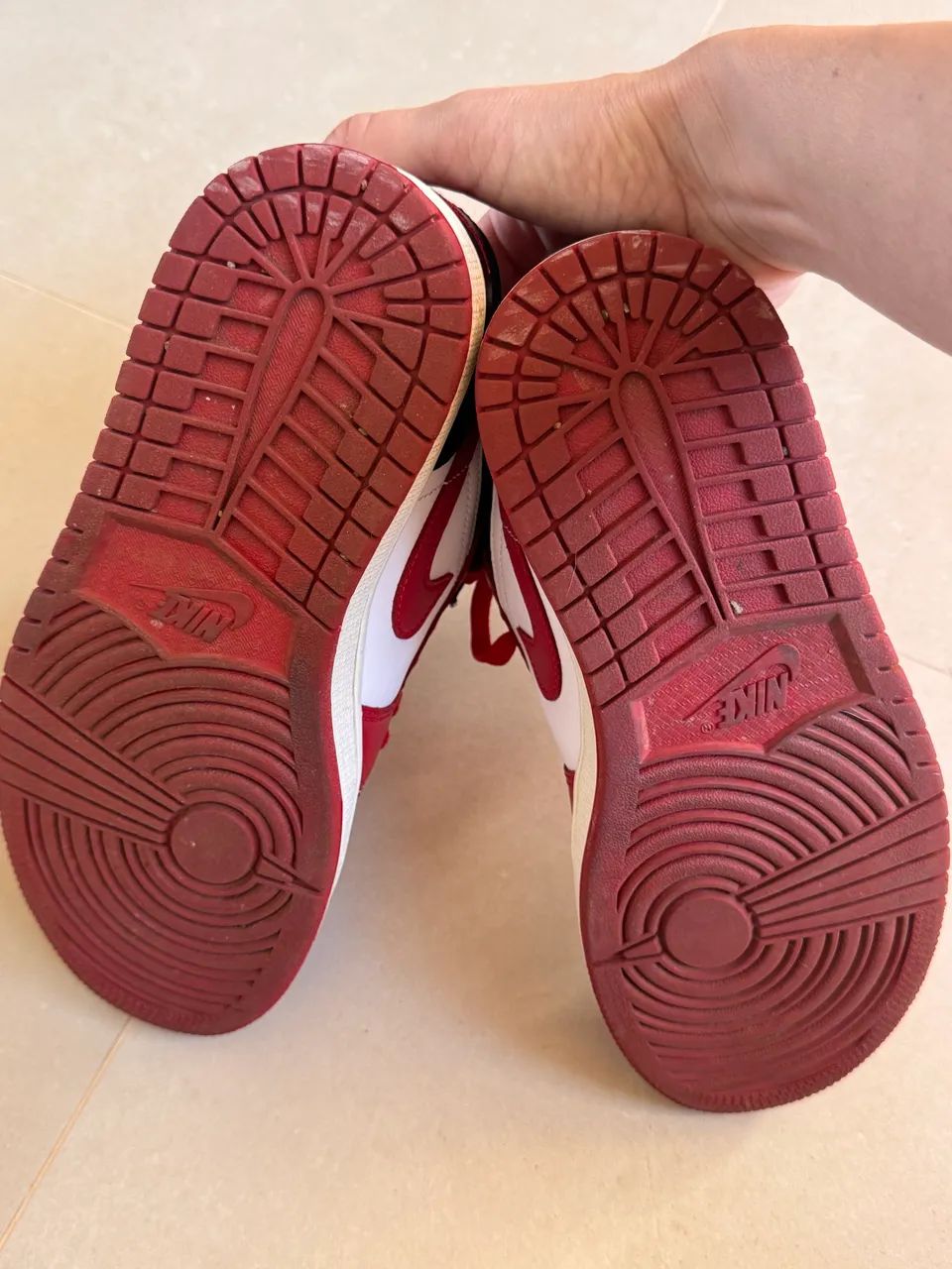 Tênis Nike jordan modelo Chicago  - Foto 2
