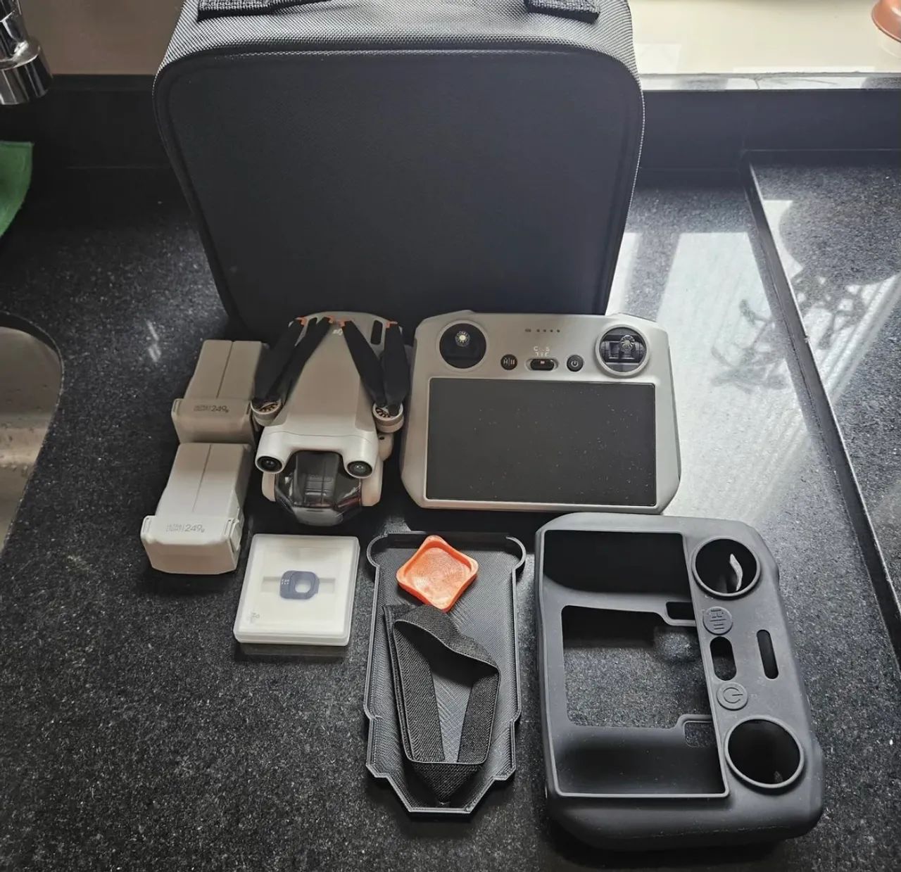 Drone DJI Mini 3 Pro - Completo e Pronto para Voar - Foto 2