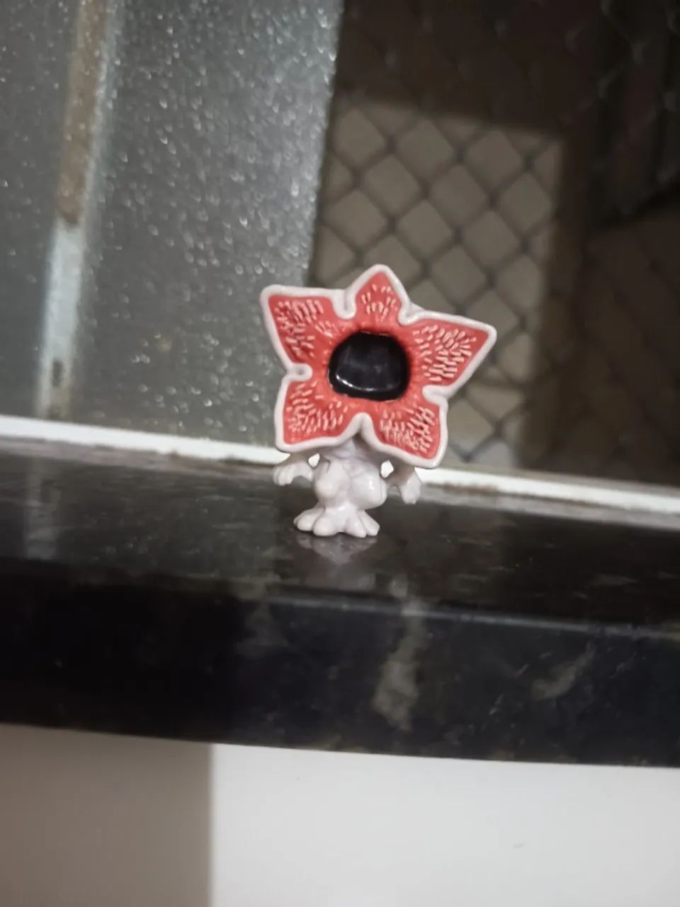 Kinder Joy Stranger Things Demogorgon 
