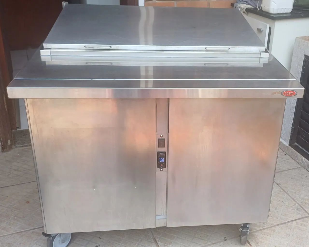 Balcão refrigerado 02 portas com Pista fria