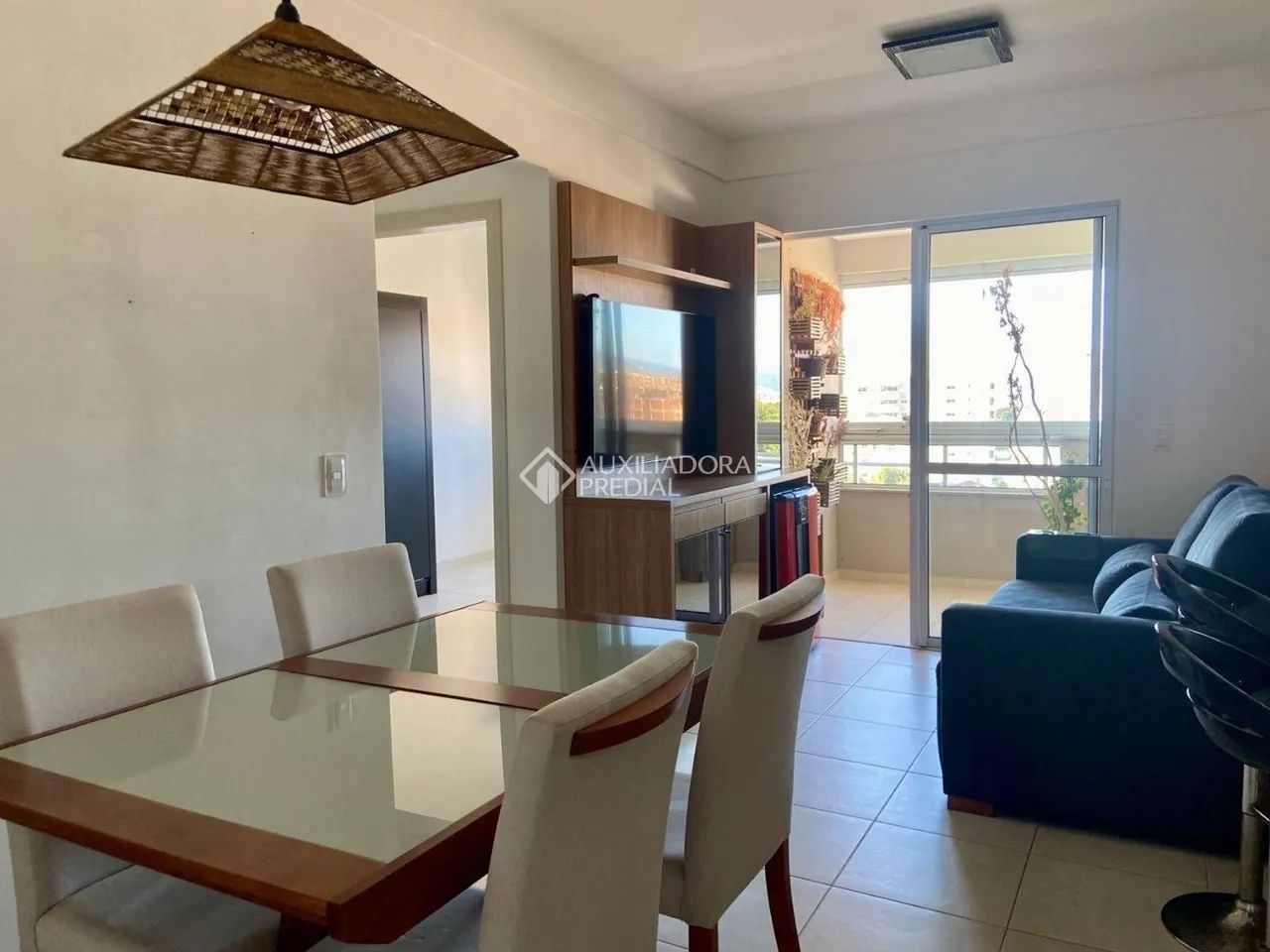 Apartamento MOBILIADO com sacada e churrasqueira no Estreito! - Foto 2