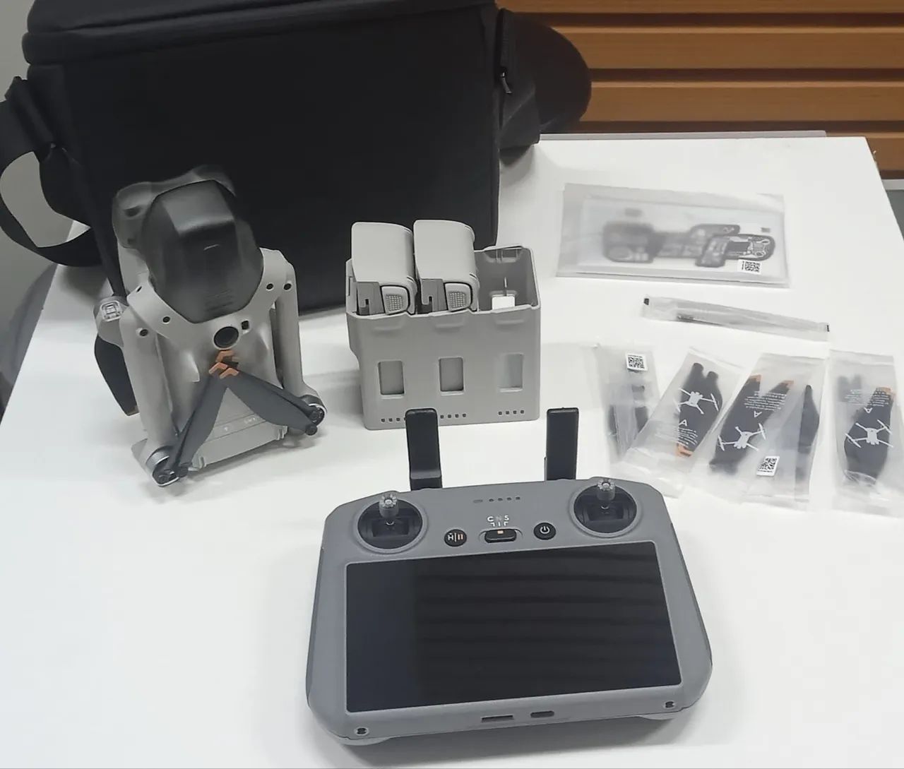 Drone Lito x1 combo plus rc2(com tela)
