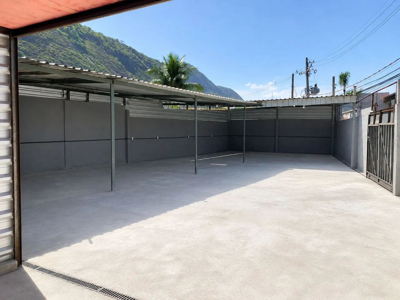 LOJÃO 300M²