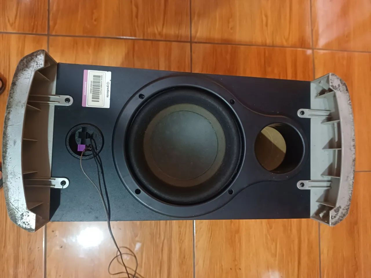 Subwoofer gradiente, acompanha 5 caixinhas  - Foto 2