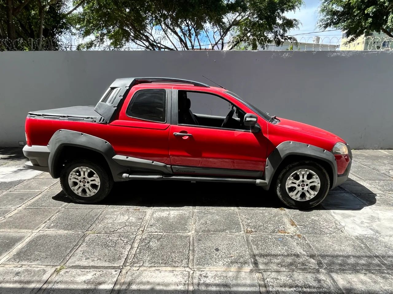 Fiat Strada Adventure1.8/ 1.8 Locker Flex CD 2012 - Foto 3
