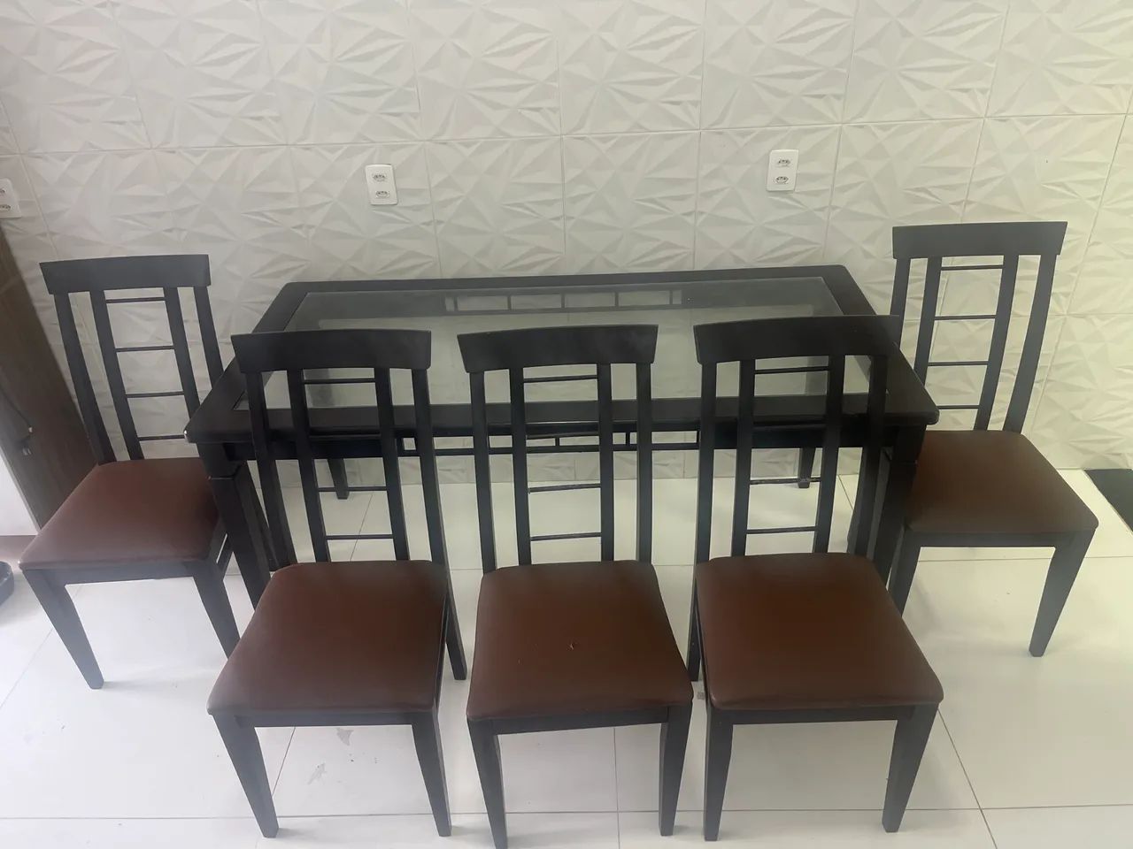 Mesa com cadeiras - Foto 2