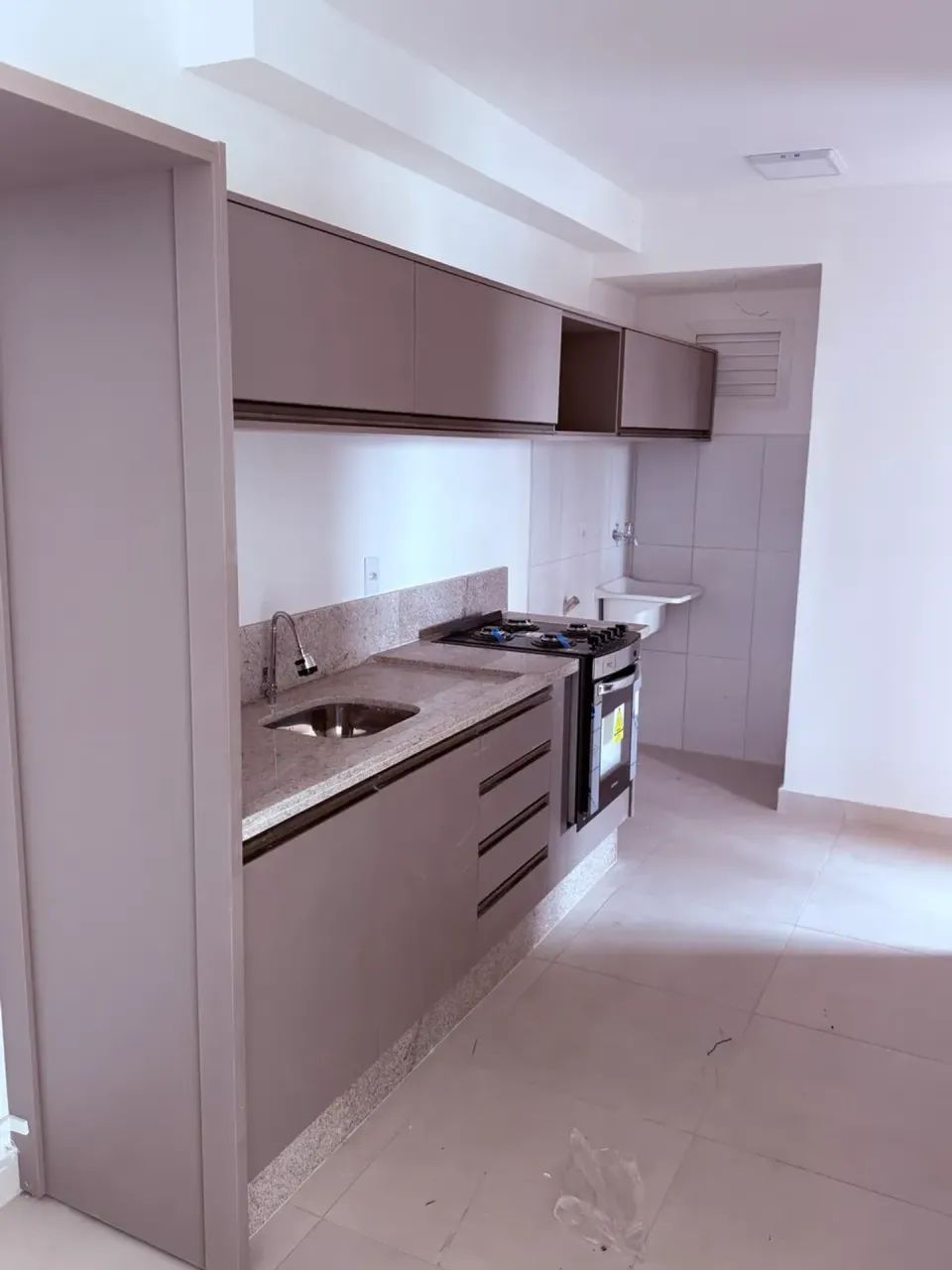 Apartamento mobiliado e com ar condicionado