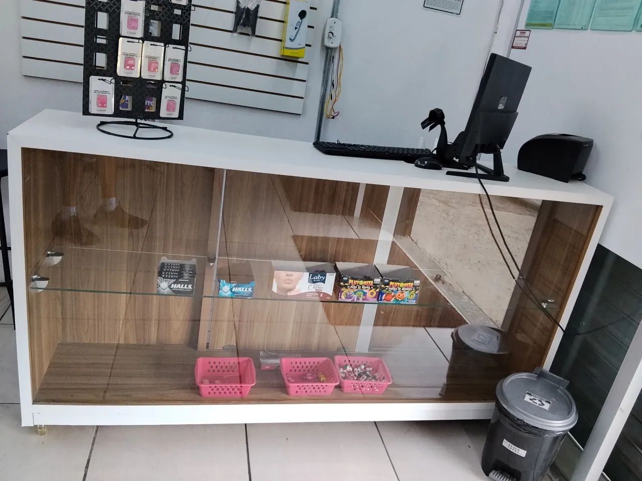 Gôndola de loja com expositor