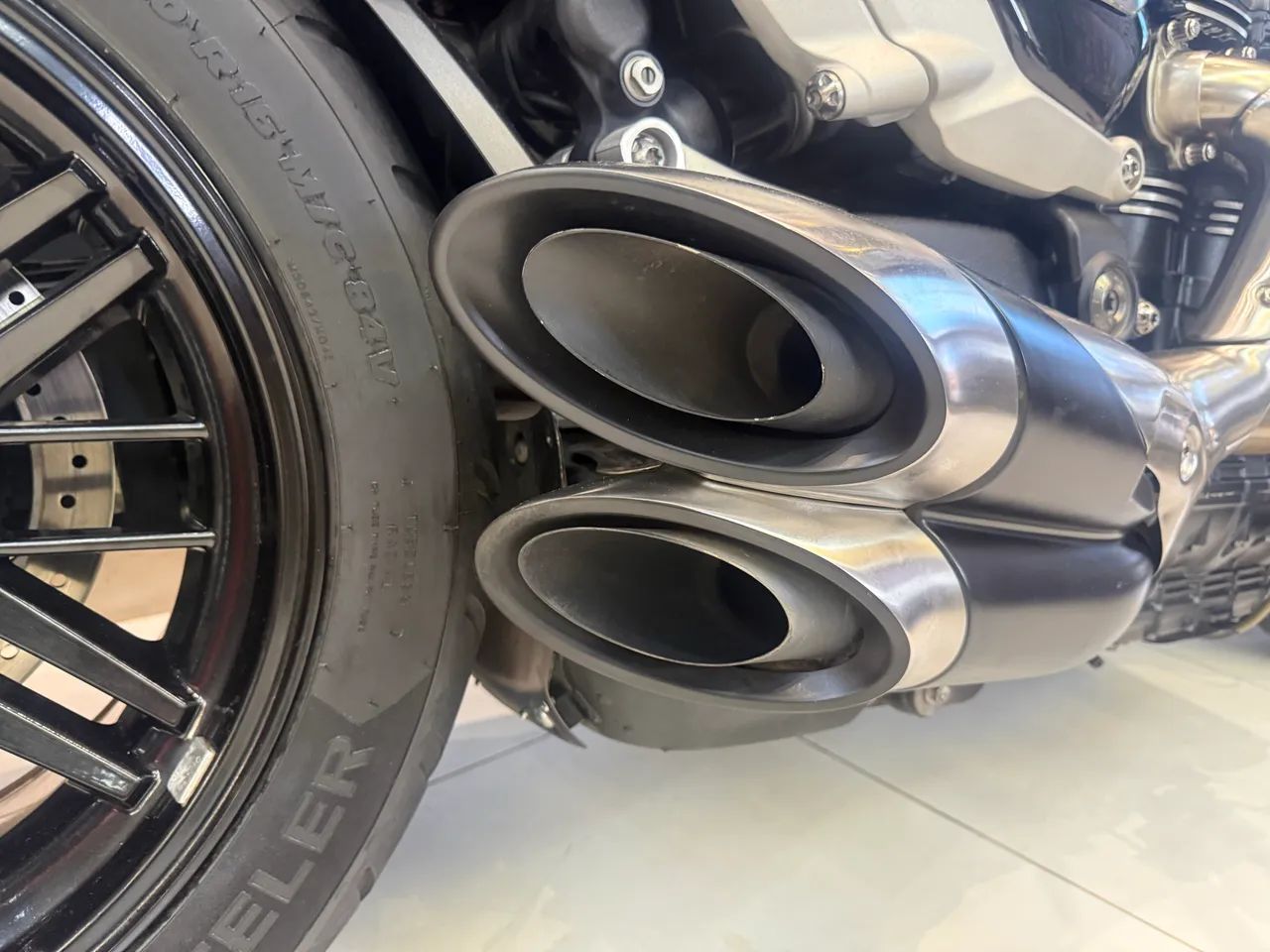 Triumph Rocket 3R stage 2 - Foto 2
