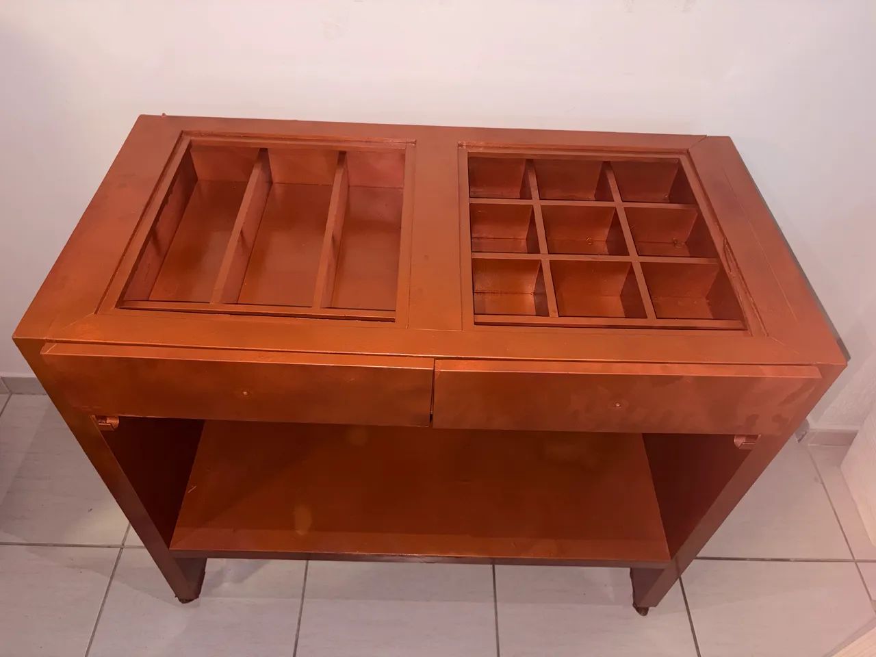 Penteadeira na cor terracota