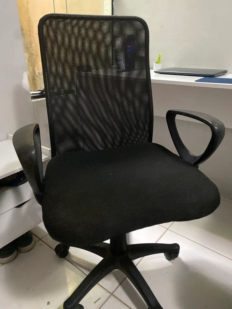 Cadeira para escritório preta - Foto 2