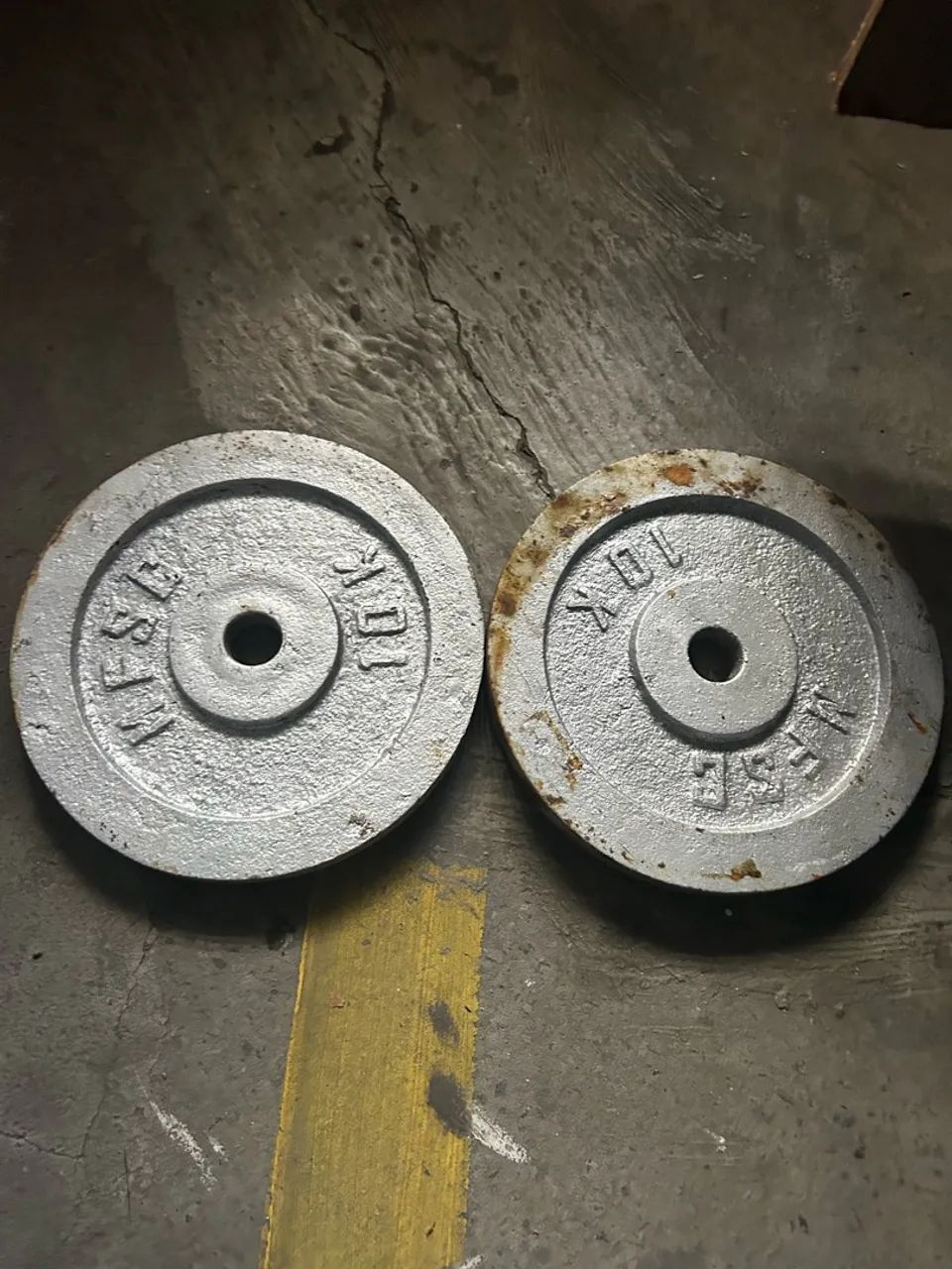 Vendo 2 anilhas de 10kg - Foto 2