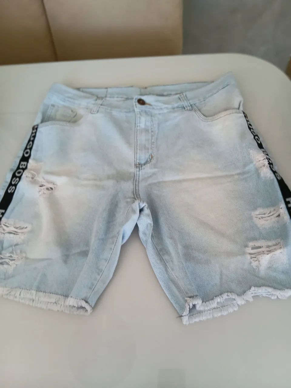 Vendo mala com 4 bermudas 1 calça e 3 camisas  - Foto 5