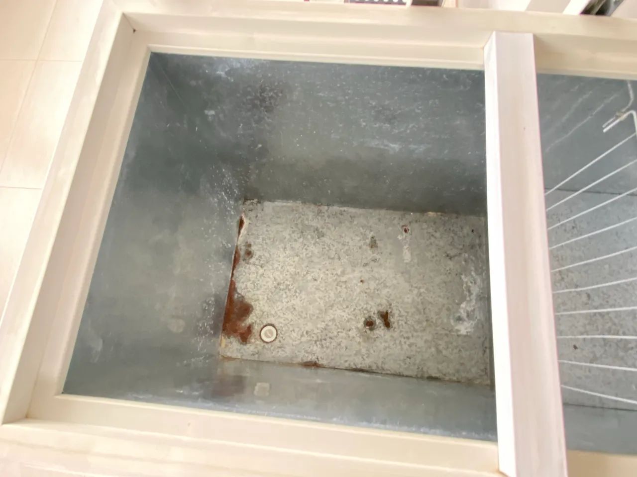 Freezer 2 tampas Eletrolux 400 litros  - Foto 3