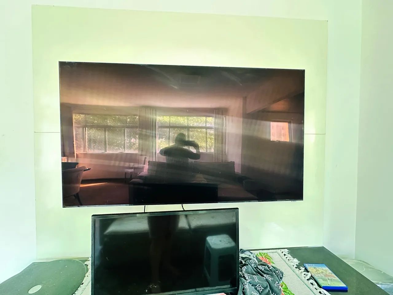 Smart TV Samsung 75 Polegadas - Com Defeito (Para Retirada de Peças / Conserto) - Foto 2