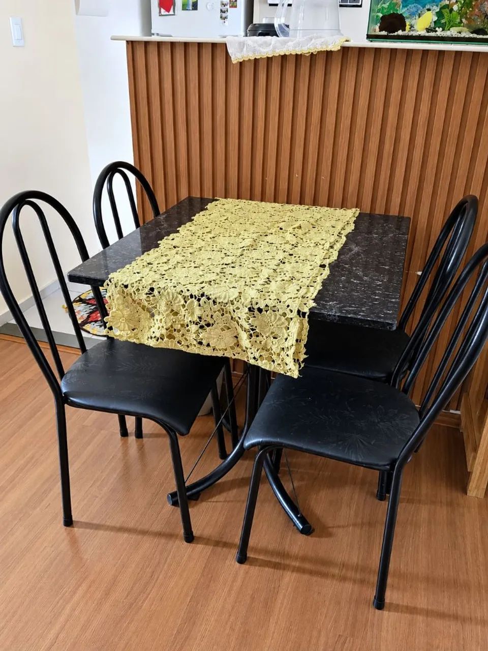 Mesa de Jantar com 4 Cadeiras
