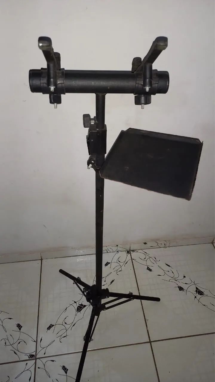 Suporte tripé emborrachado ajustável com bandeja p/ notebook, tablet, celular e outros - Foto 2