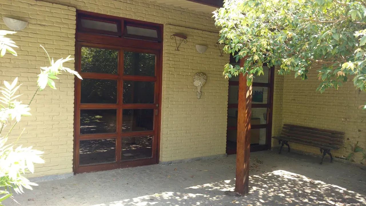 CASA bem LOCALIZADA , 674mts de TERRENO e 300mts c 04 dormitorios. - Foto 4