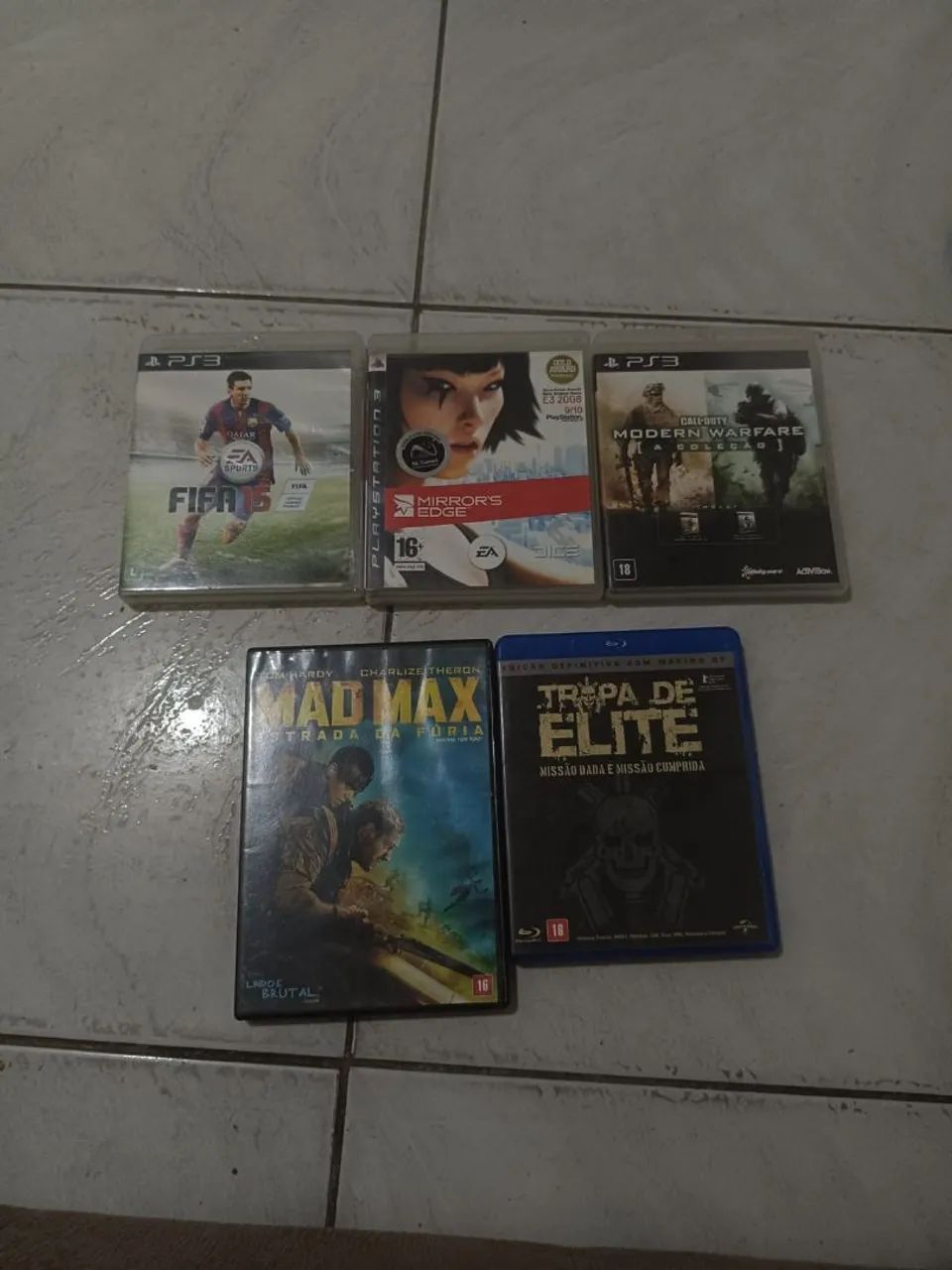 Vende-se jogos e filmes