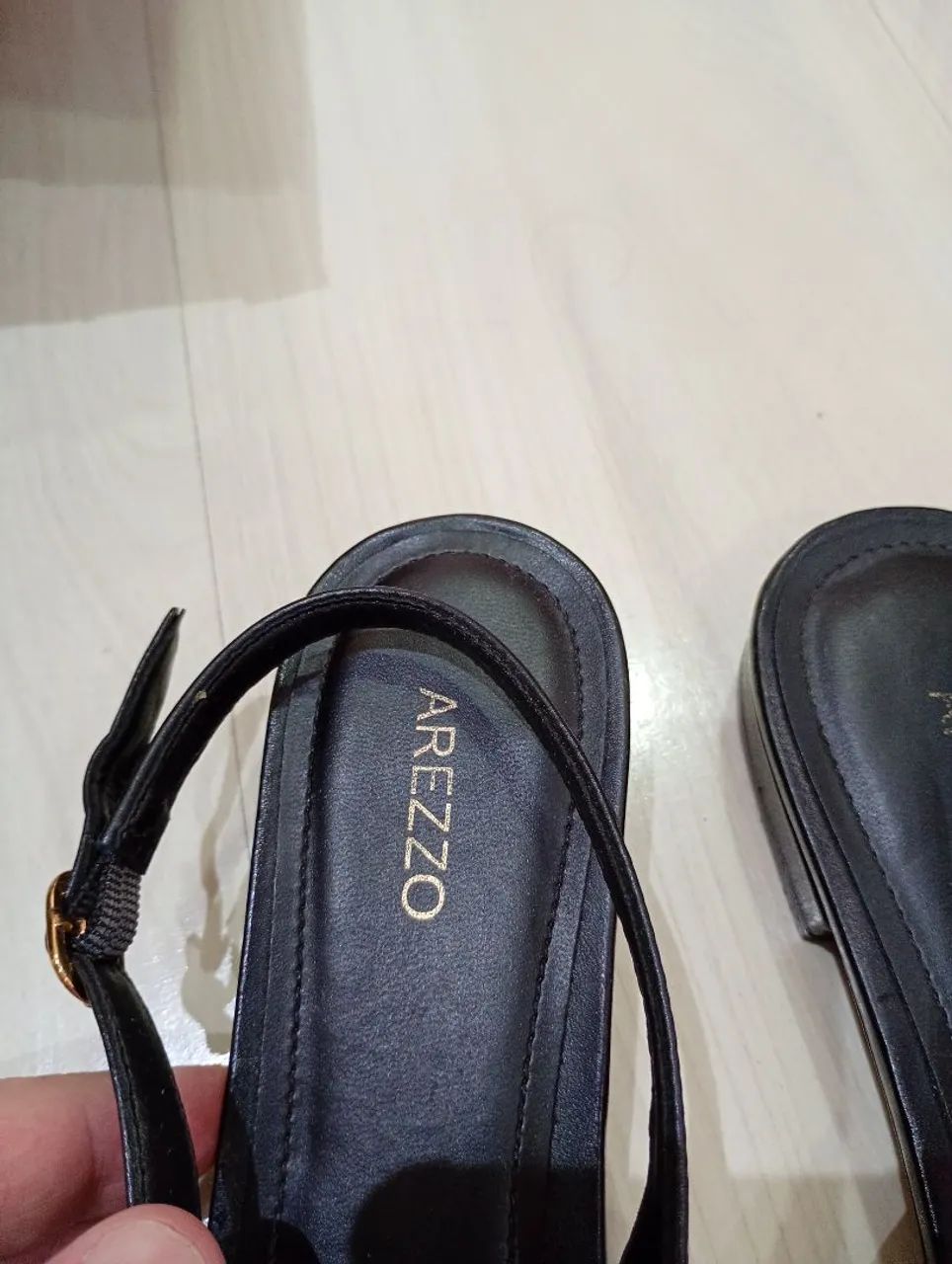 Sapatilha Preta Couro Slingback Cabedal Vazado - Foto 2