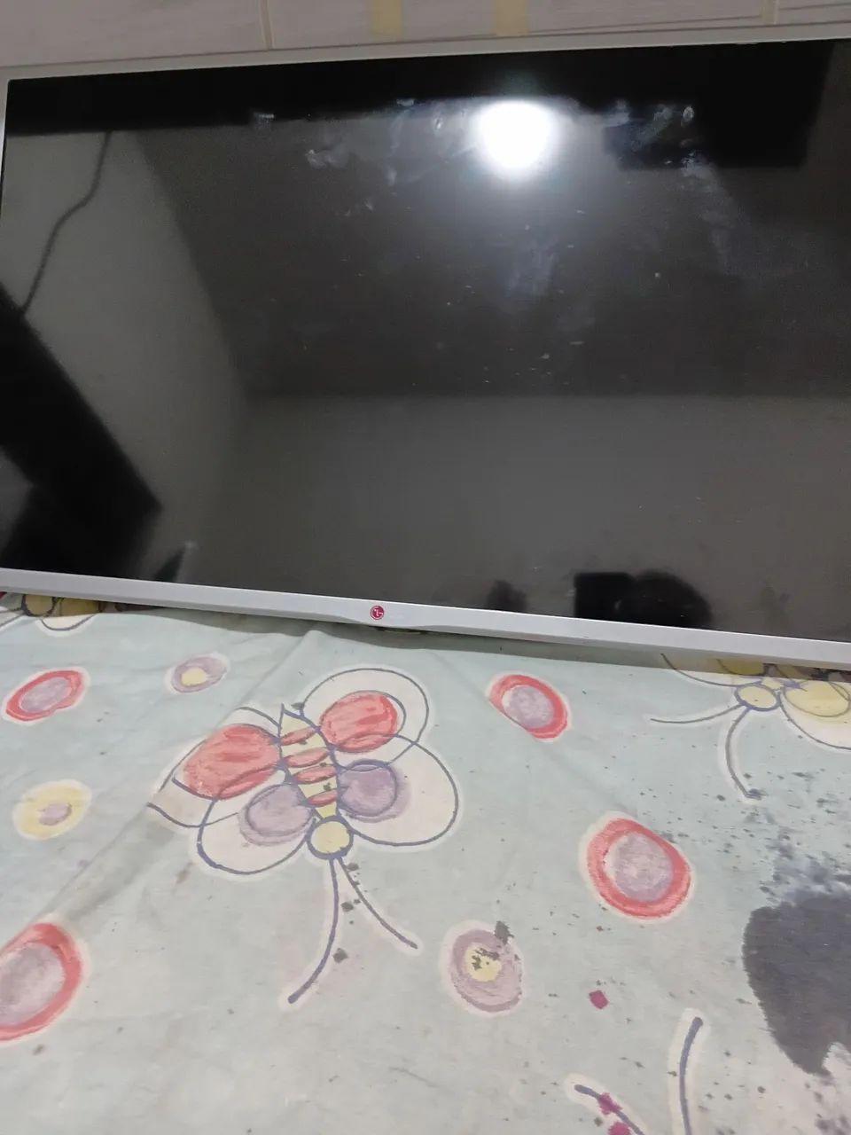 Tv lg32 polegadas liga mas não tem imagem. 