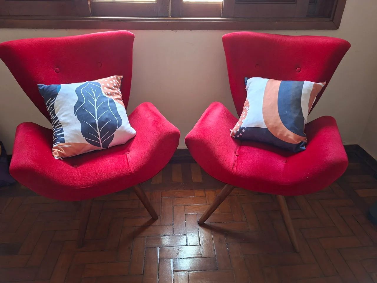 PAR DE POLTRONAS 