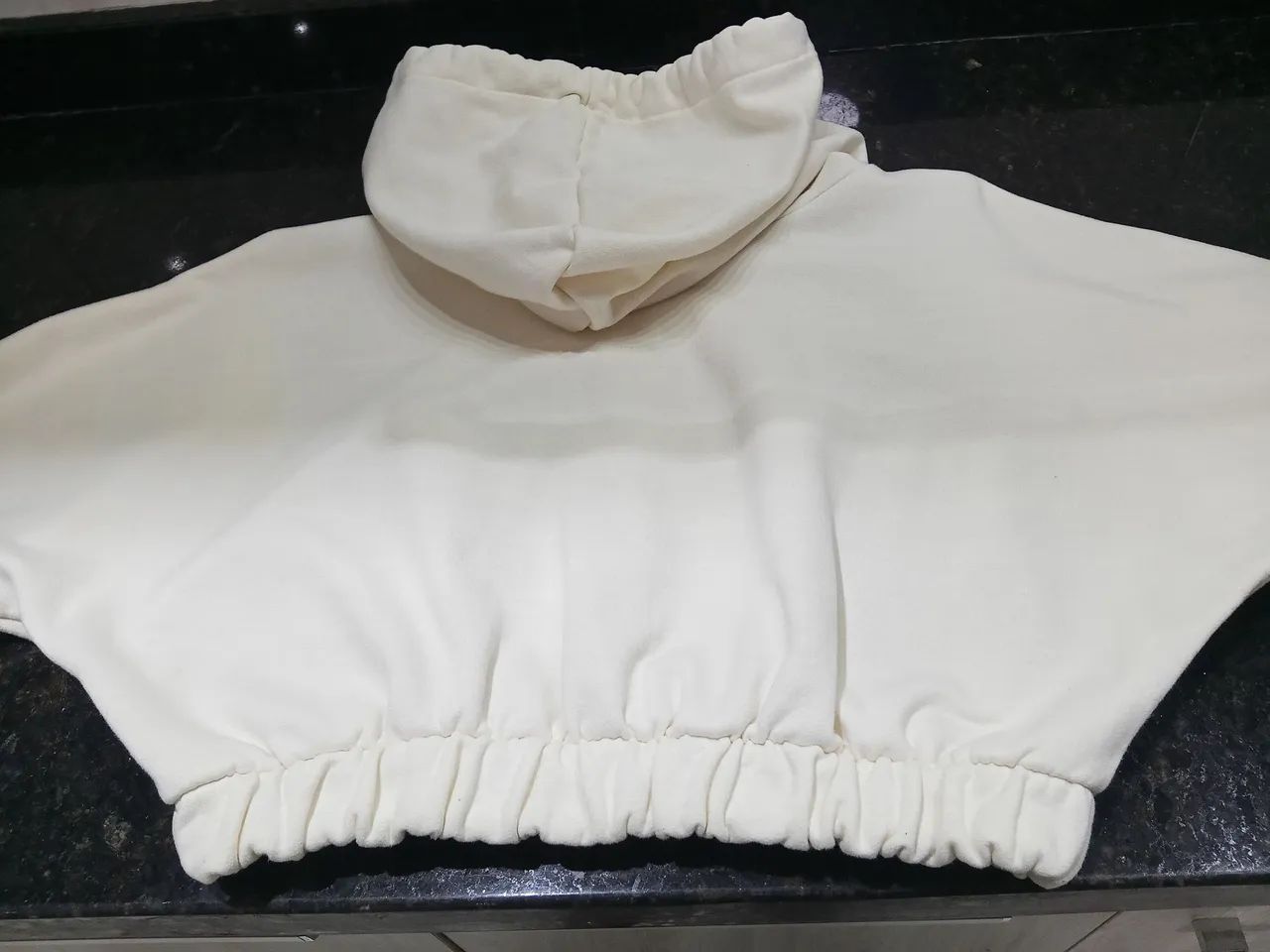 Casaco de moletom com capuz feminino. - Foto 3