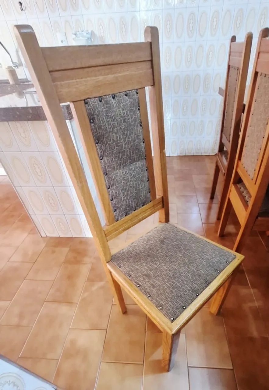 Mesa de Madeira Maciça com 8 Cadeiras - Foto 5