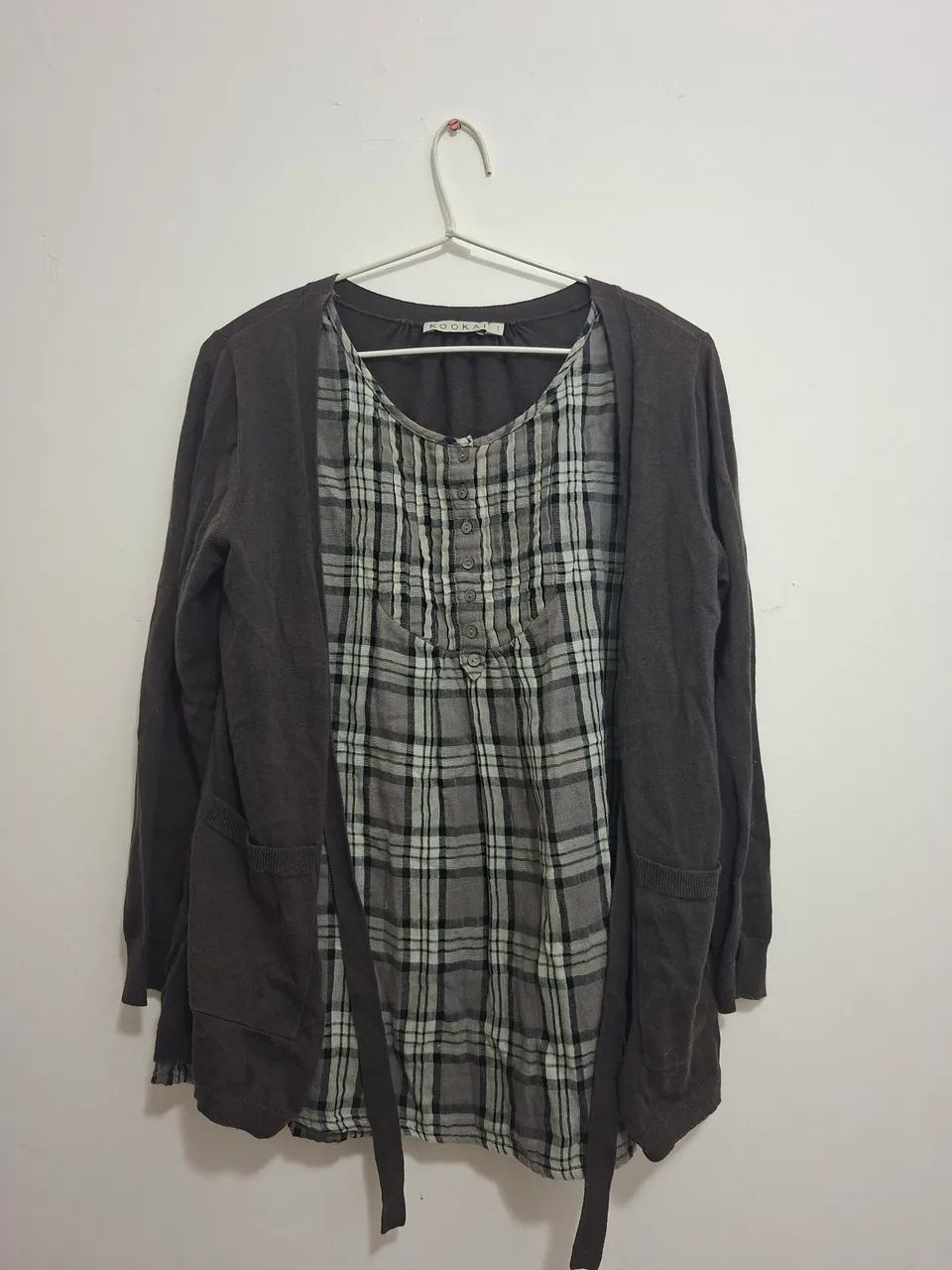 Blusa com casaco marrom, cinza e xadrez tamanho P - Foto 2