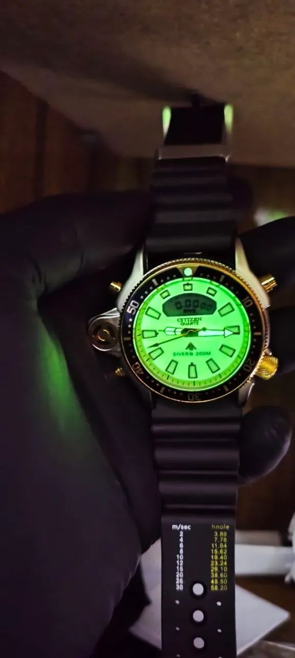 Citizen Aqualand fundo fluorescente  - Foto 2