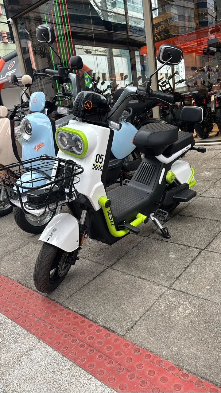 Scooter elétrica 