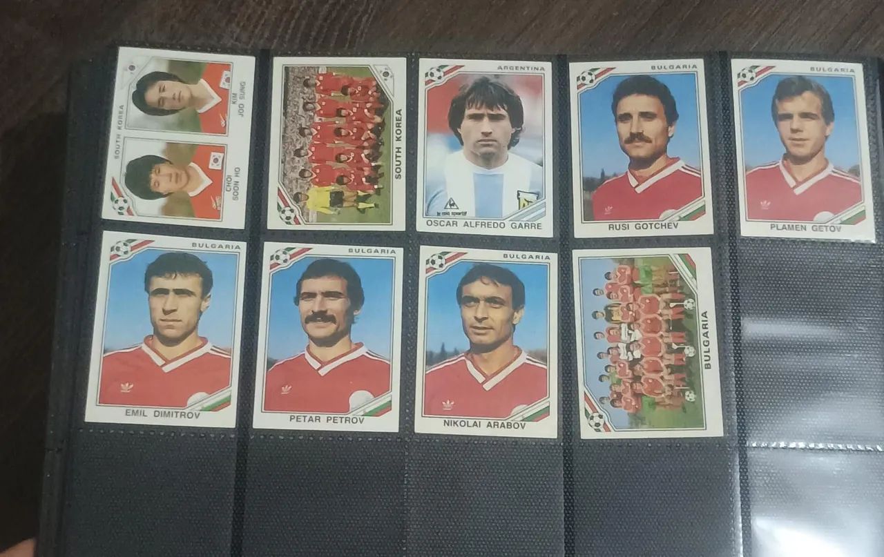 Figurinhas de 1982 e 1986  - Foto 3