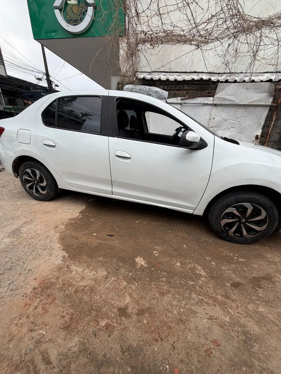 Renault Logan Expression Flex 1.0 12V 4P 2018 - Foto 2