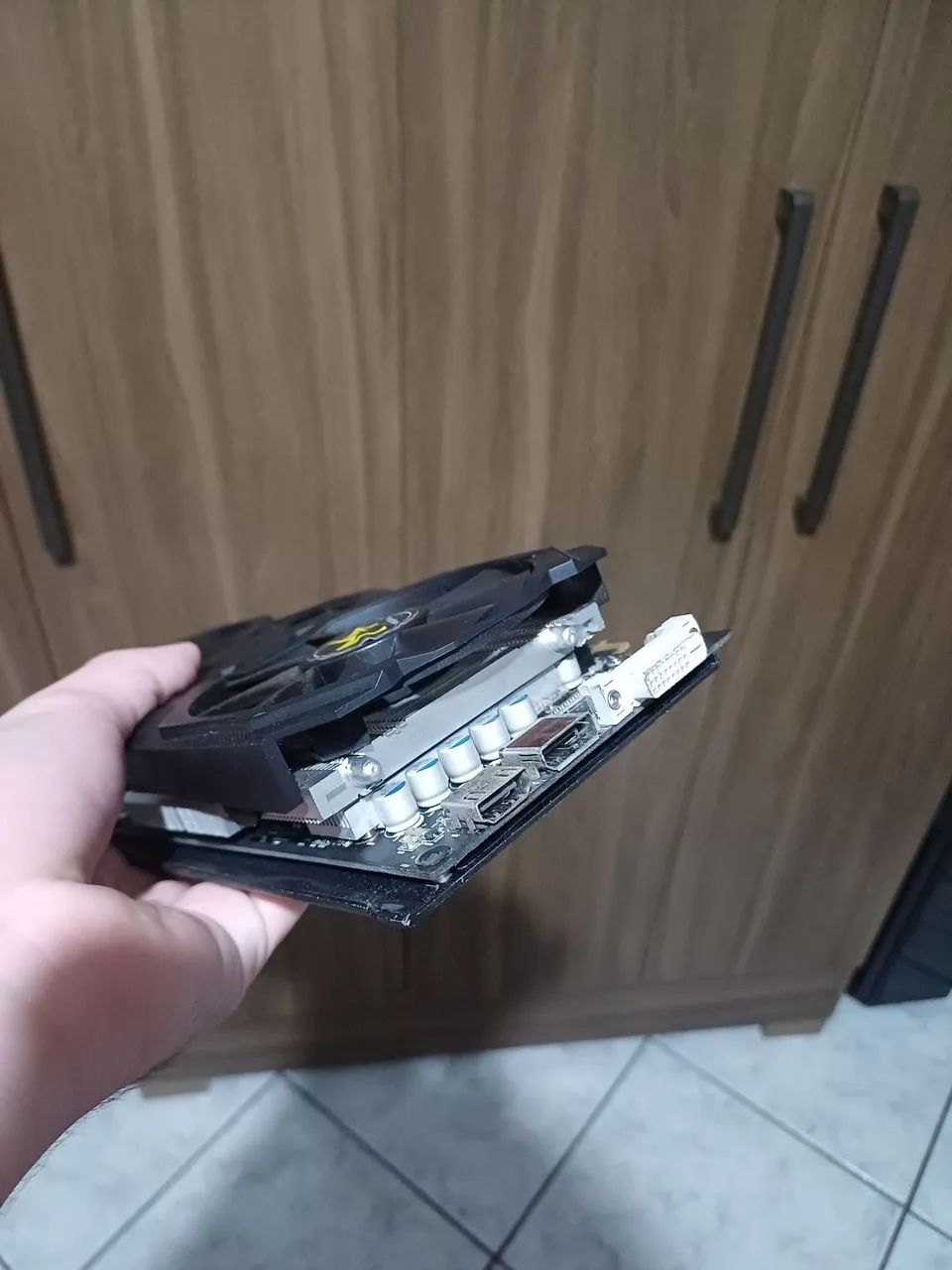 RX580 2048SP 8GB FUNCIONANDO NORMAL - Foto 2