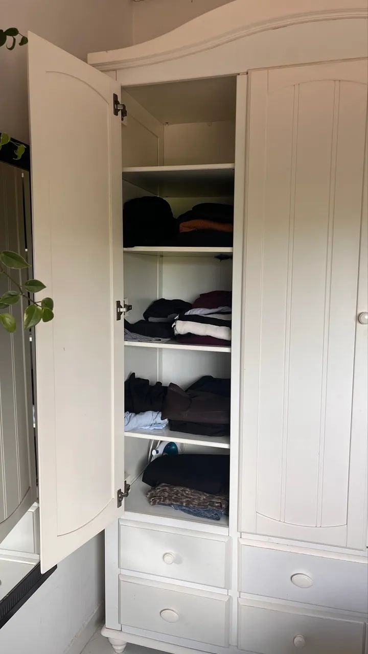 Guarda-roupa de Madeira Maciça  - Foto 3
