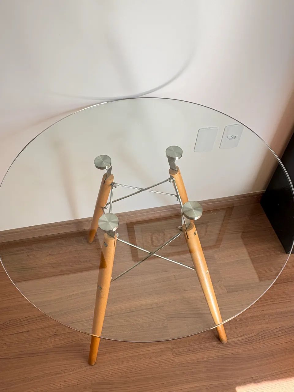 Mesa Modelo Eames tampo de vidro - Foto 4