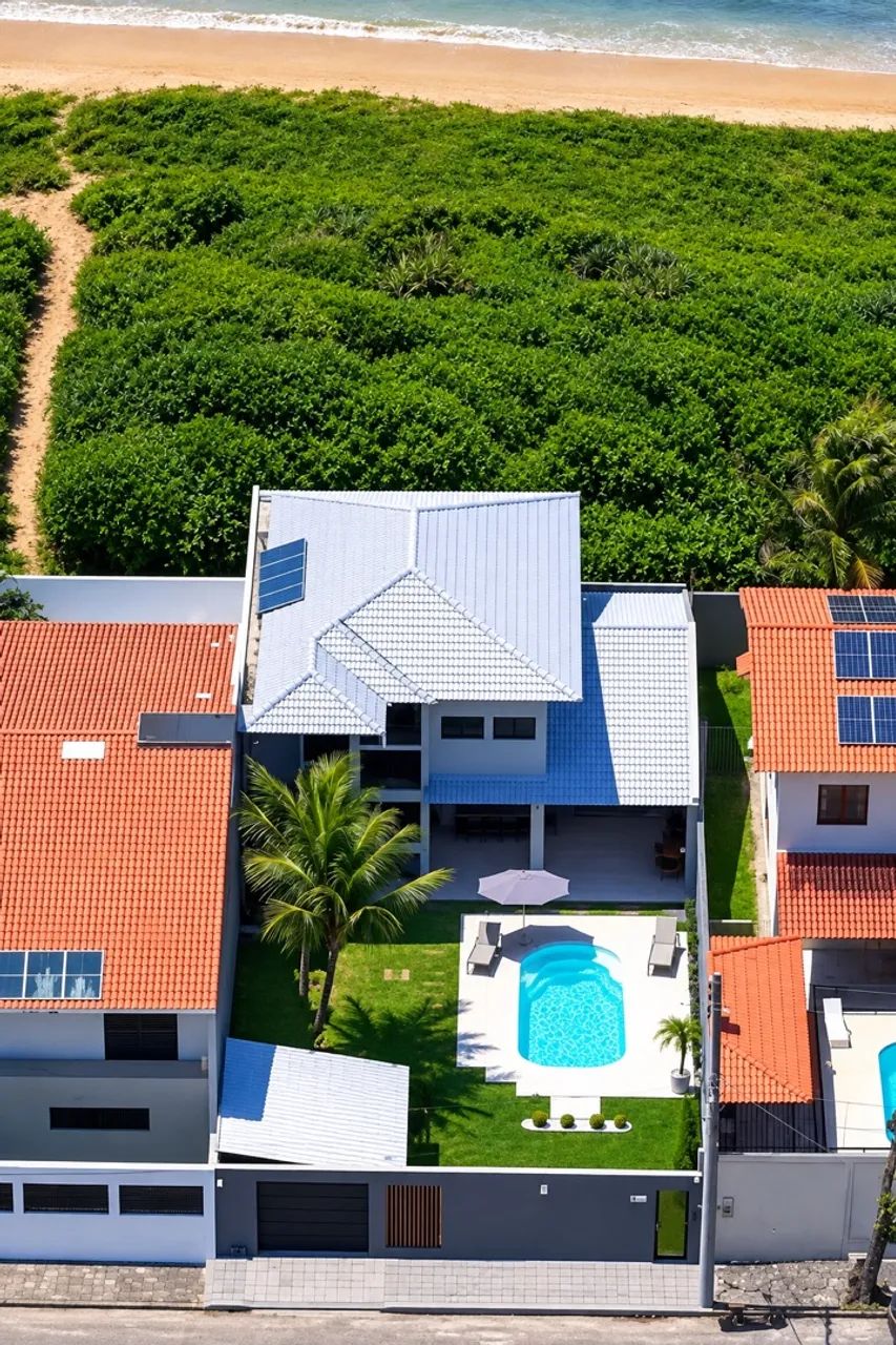 CASA PE NA AREIA.  