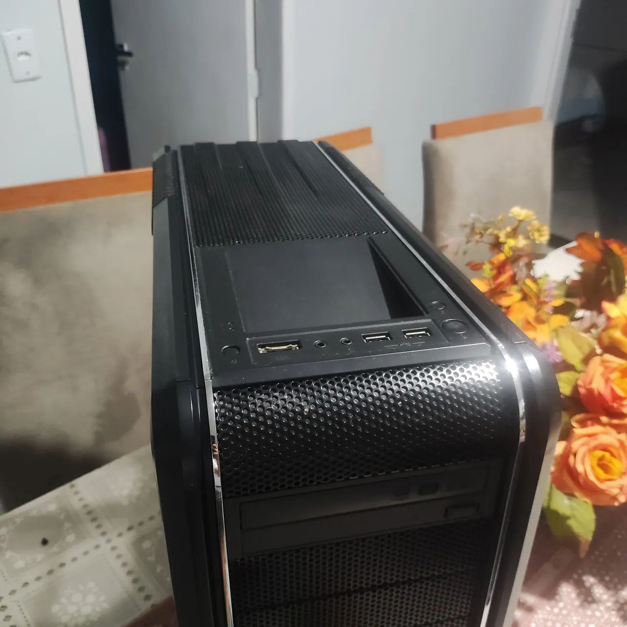 Gabinete cooler master  - Foto 2