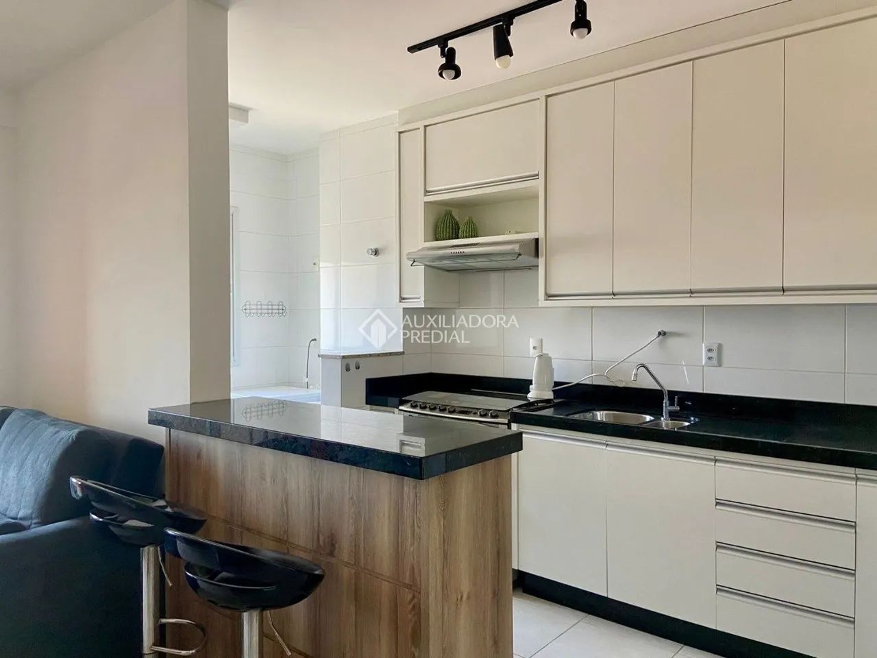 Apartamento MOBILIADO com sacada e churrasqueira no Estreito! - Foto 4