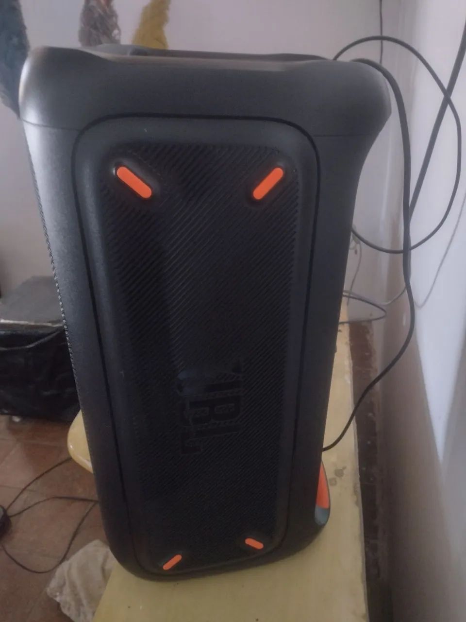 Caixa de som JBL original de 100  - Foto 2
