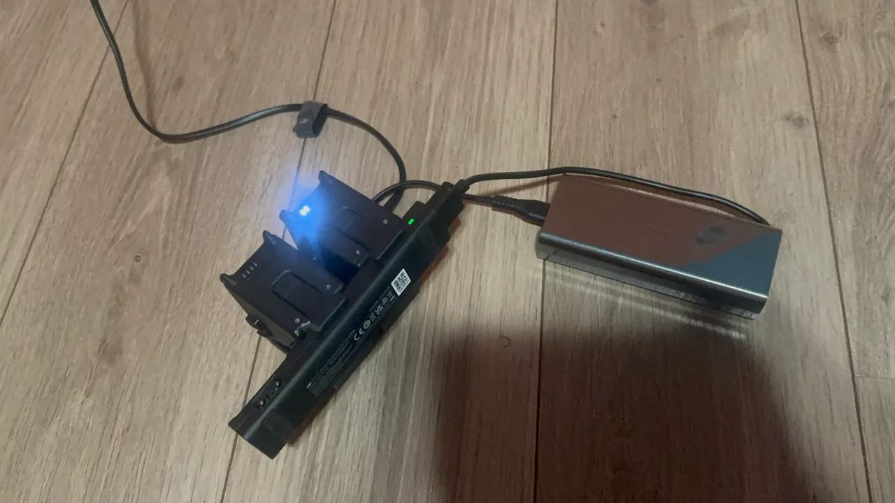 Dji fpv - 2 baterias, carregador para as 3 baterias + capinha  - Foto 3